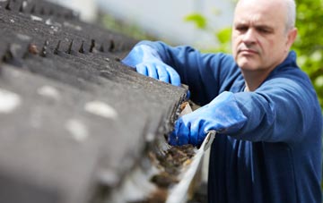 cleaning and inspecting East Renfrewshire roofs